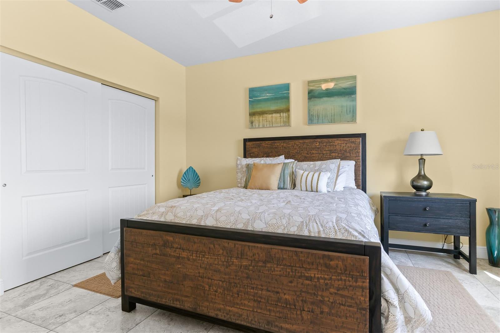 17610 LEE AVE, REDINGTON SHORES, FL, 33708