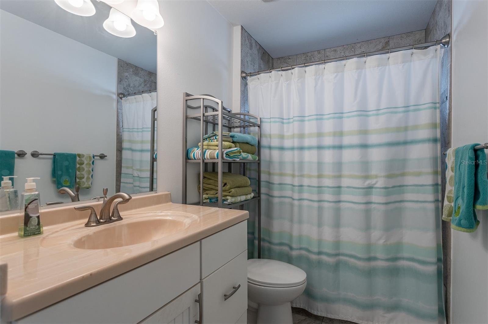 17610 LEE AVE, REDINGTON SHORES, FL, 33708
