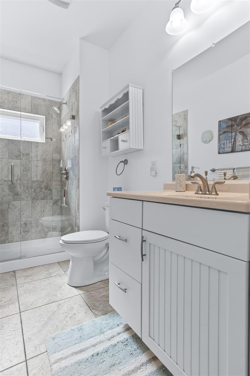 17610 LEE AVE, REDINGTON SHORES, FL, 33708