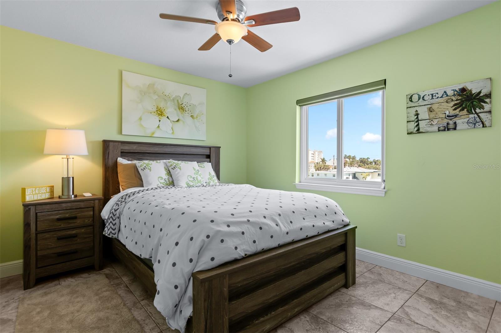 17610 LEE AVE, REDINGTON SHORES, FL, 33708