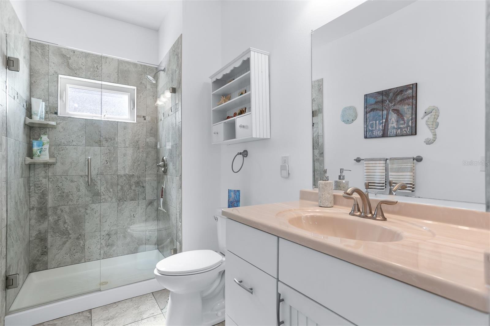 17610 LEE AVE, REDINGTON SHORES, FL, 33708