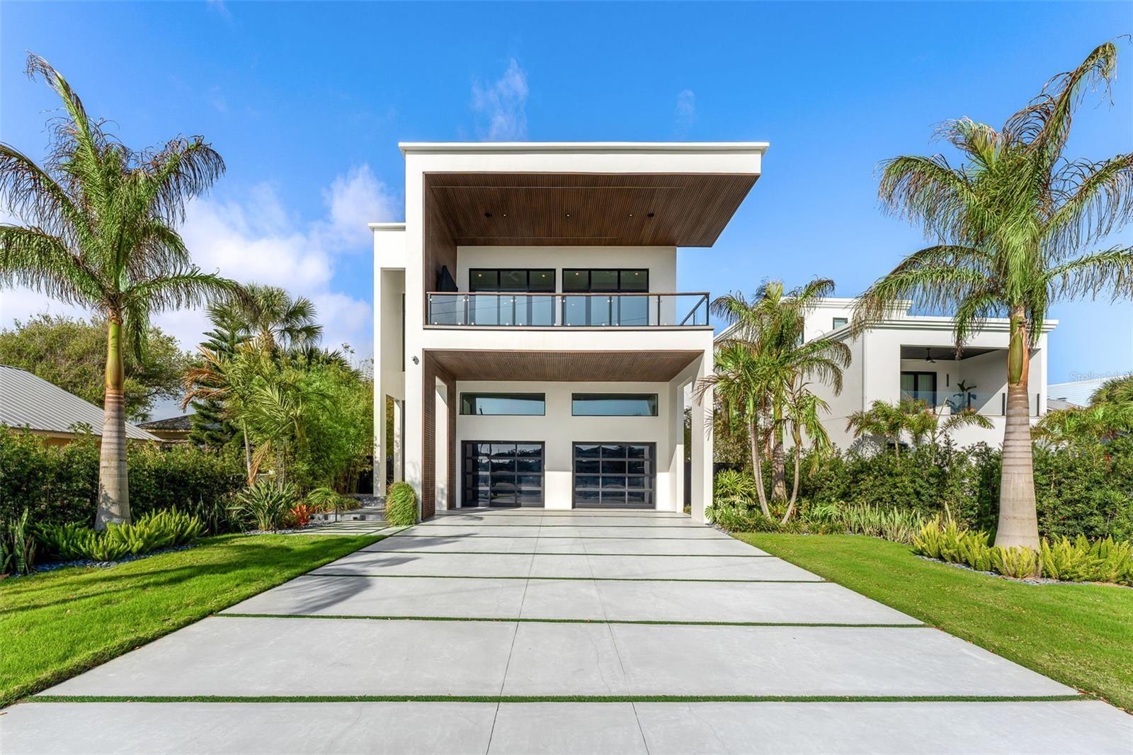 1194 N PENINSULA AVE, NEW SMYRNA BEACH, FL, 32169