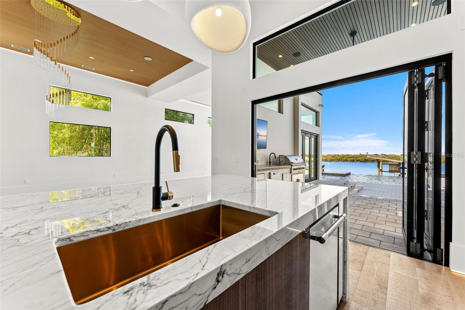 1194 N PENINSULA AVE, NEW SMYRNA BEACH, FL, 32169