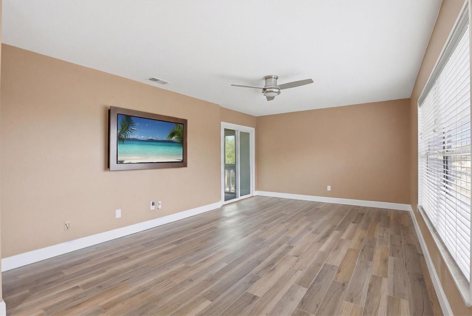 1250 S PINELLAS AVE #214, TARPON SPRINGS, FL, 34689