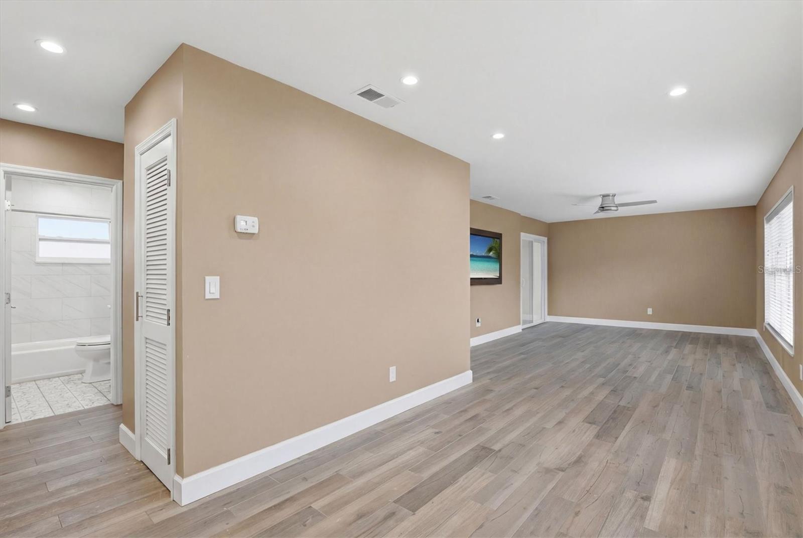 1250 S PINELLAS AVE #214, TARPON SPRINGS, FL, 34689