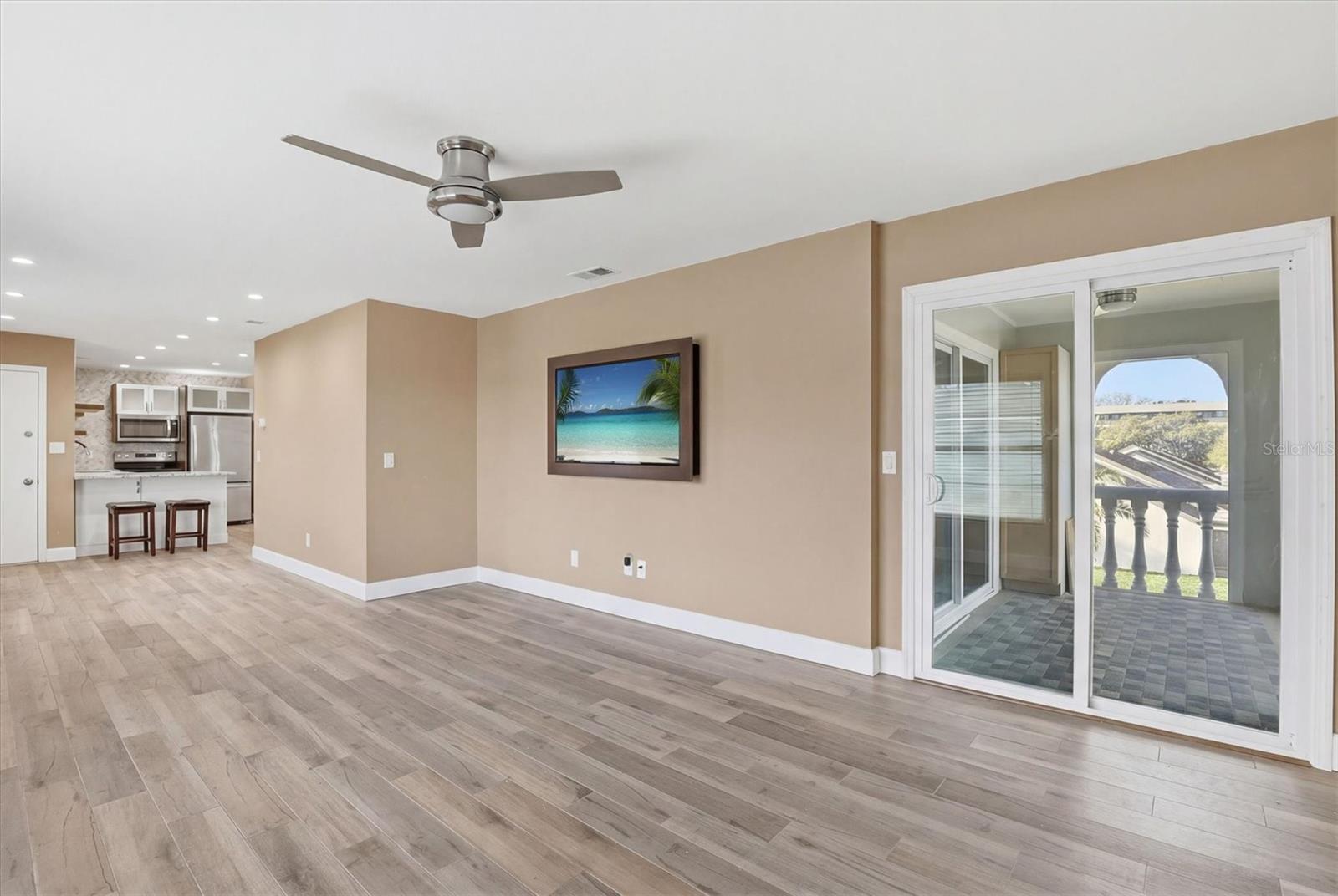 1250 S PINELLAS AVE #214, TARPON SPRINGS, FL, 34689