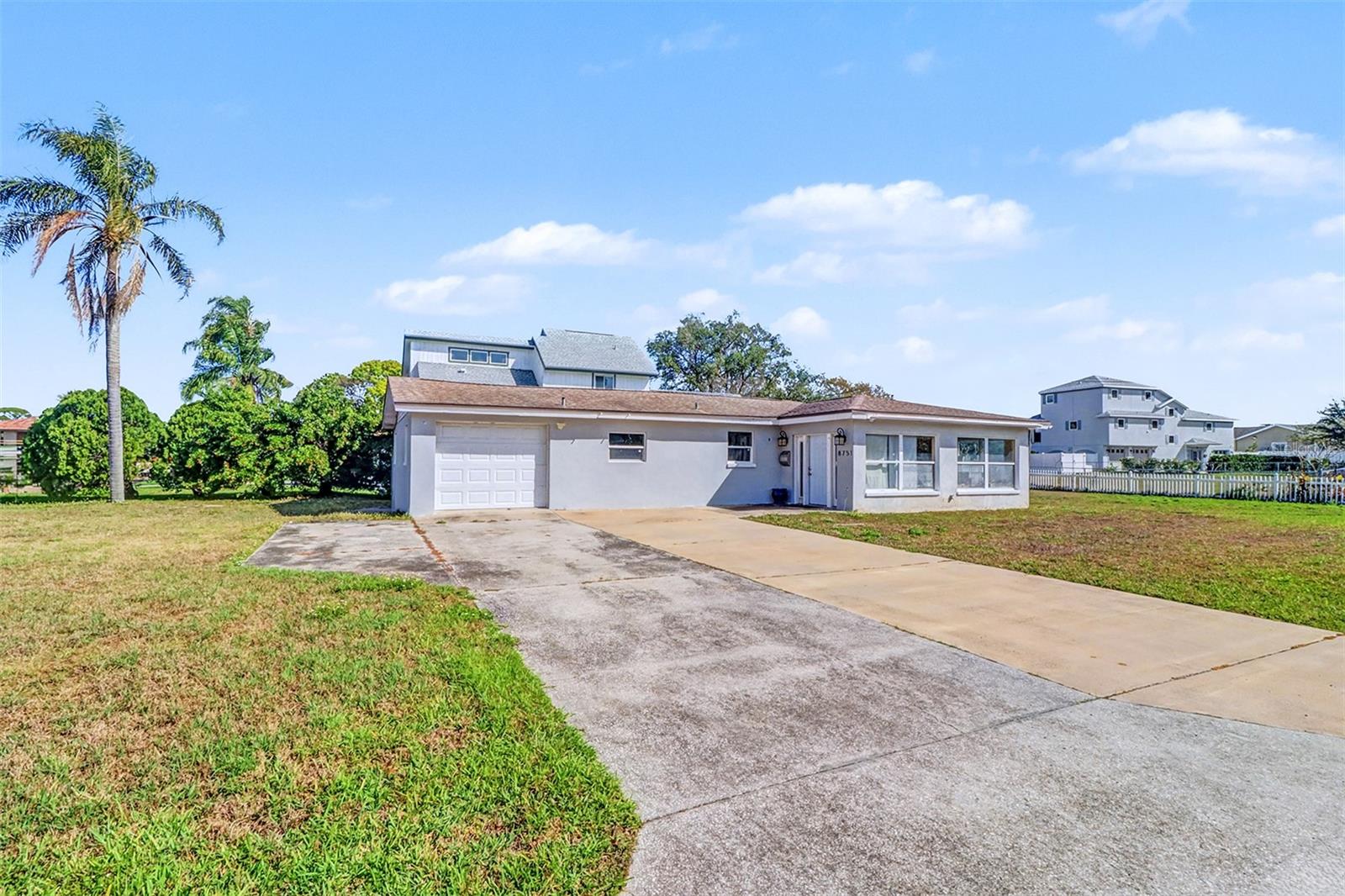 8751 ORIENT WAY NE, ST PETERSBURG, FL, 33702