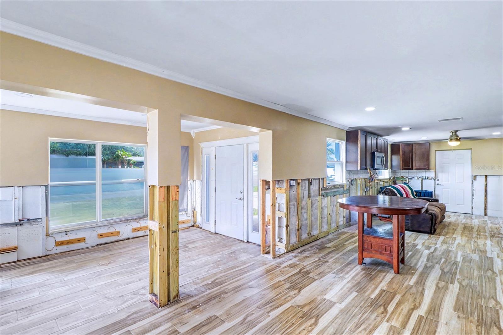 8751 ORIENT WAY NE, ST PETERSBURG, FL, 33702