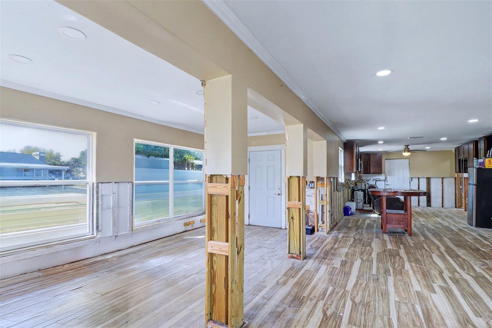 8751 ORIENT WAY NE, ST PETERSBURG, FL, 33702