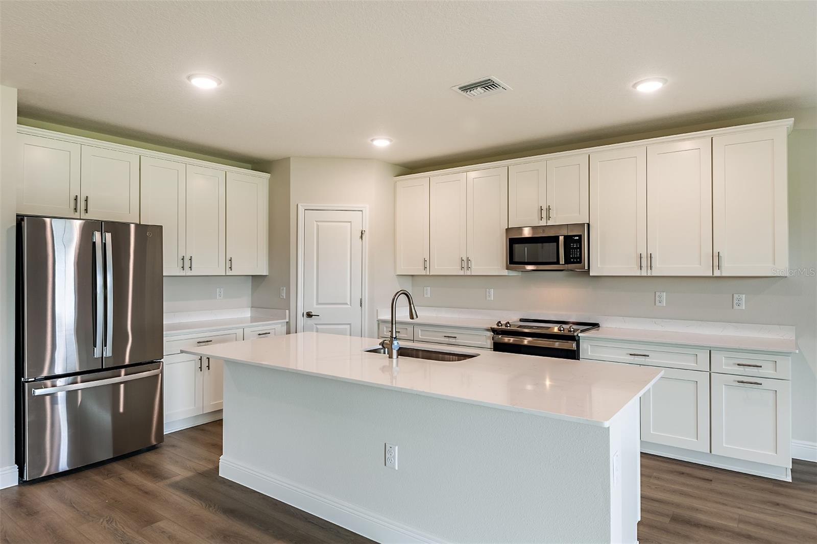 31717 BIENVILLE LN, WESLEY CHAPEL, FL, 33545
