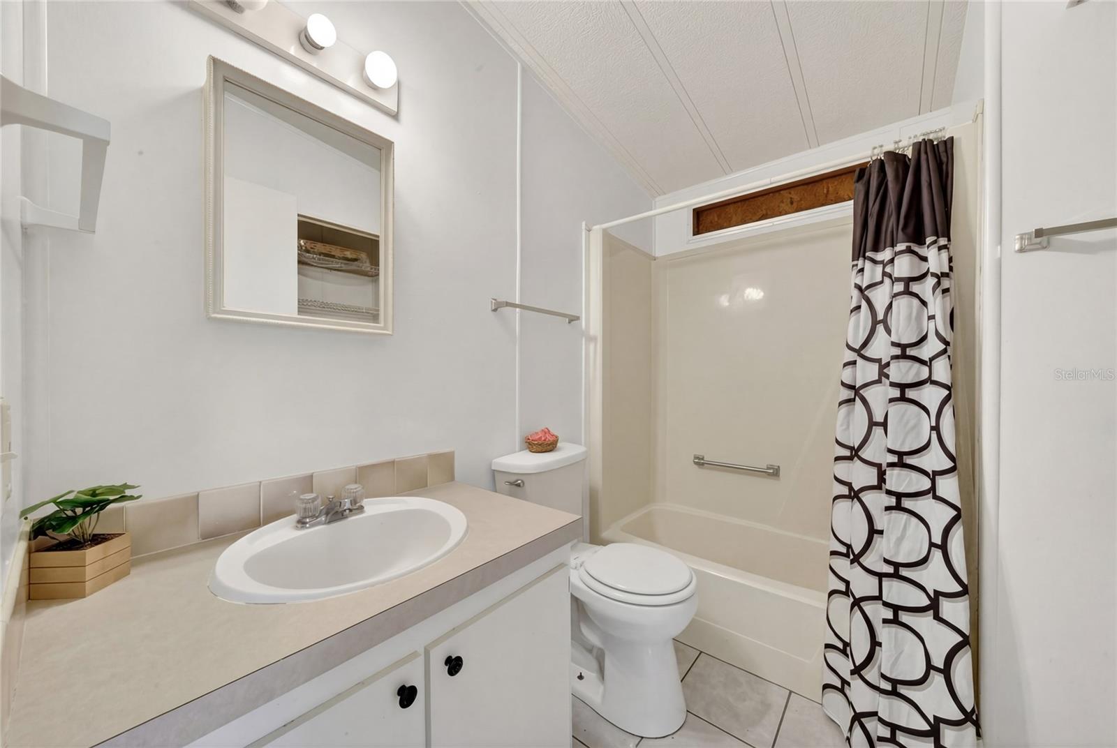 409 VILLAGE CIR SW, WINTER HAVEN, FL, 33880