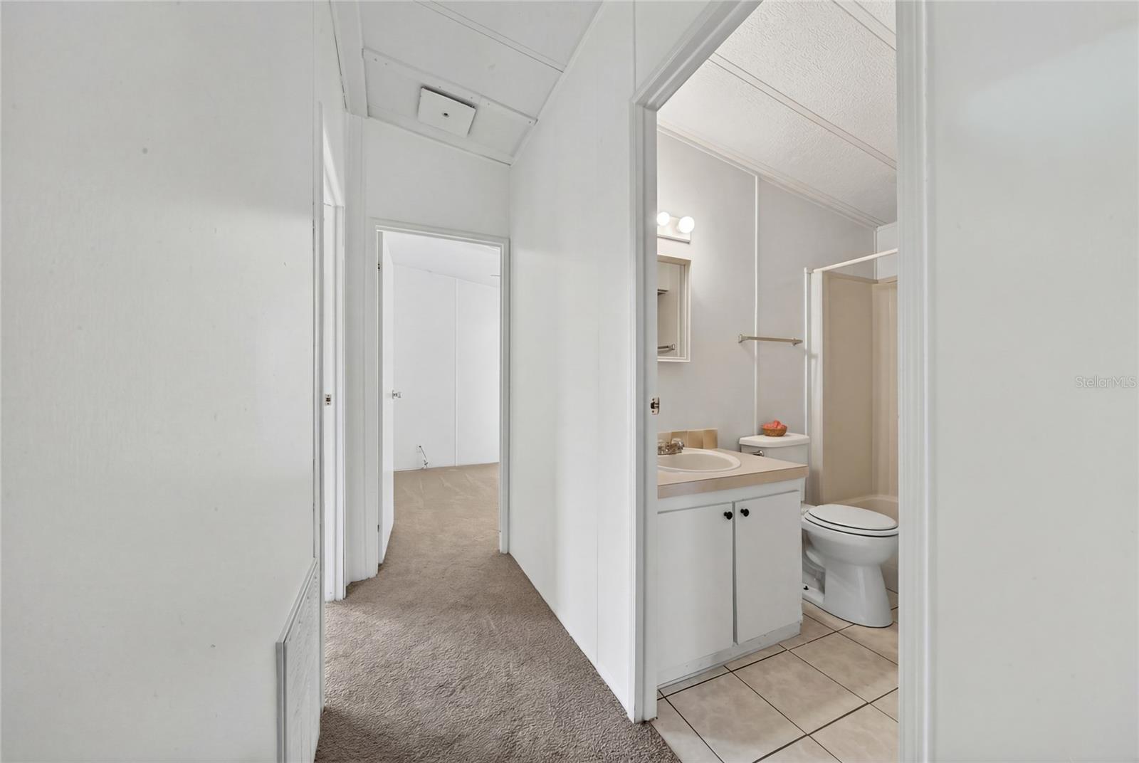 409 VILLAGE CIR SW, WINTER HAVEN, FL, 33880