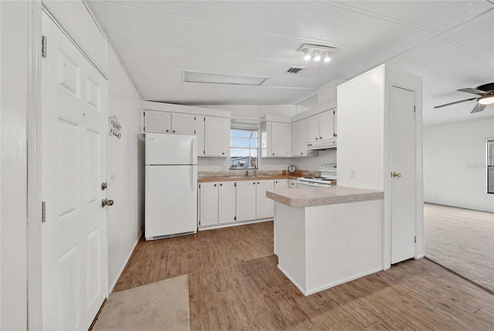 409 VILLAGE CIR SW, WINTER HAVEN, FL, 33880