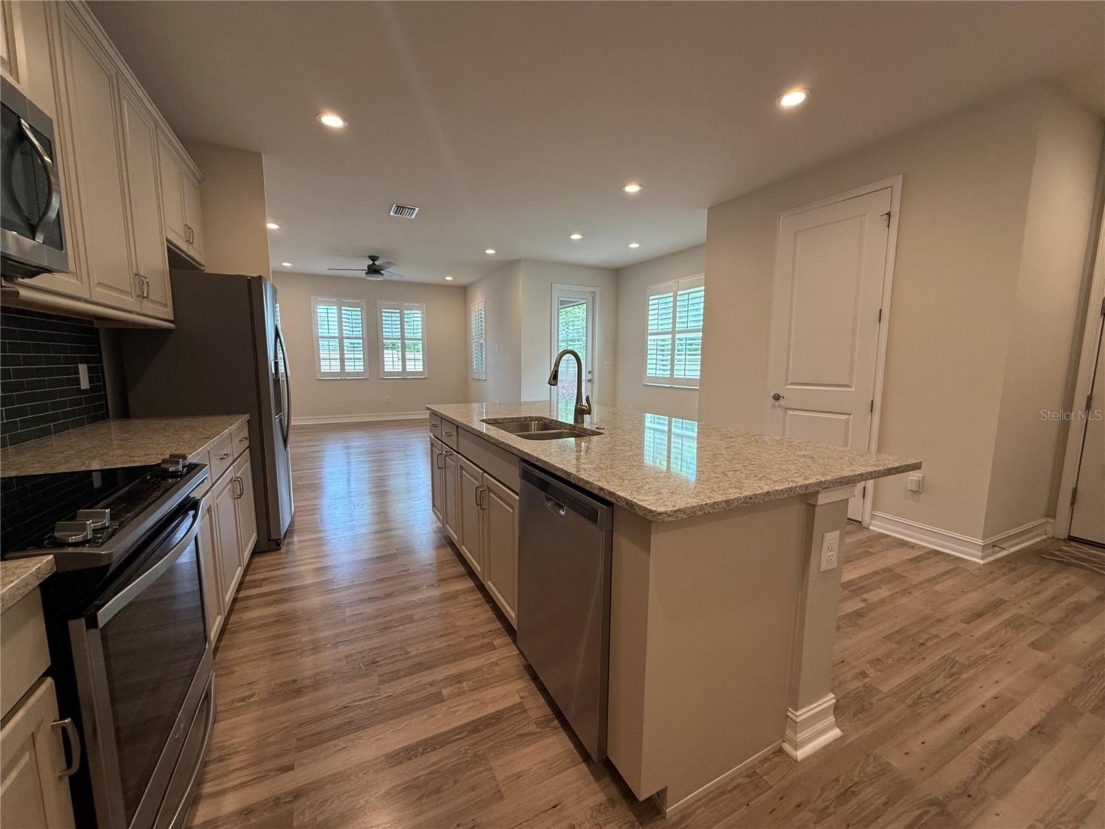 3237 PAINTED BLOSSOM CT, LUTZ, FL, 33558