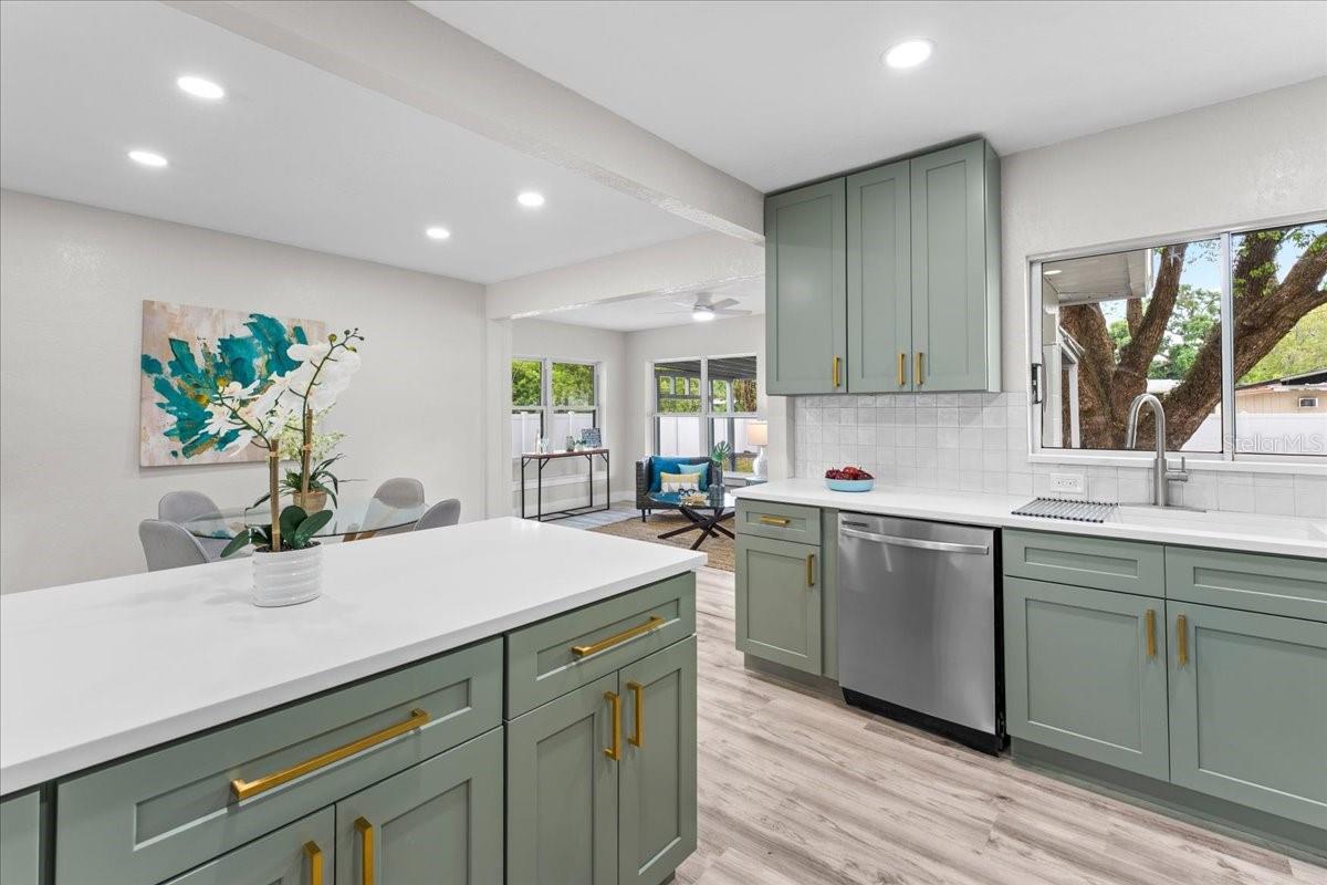2530 W DIANA ST, TAMPA, FL, 33614