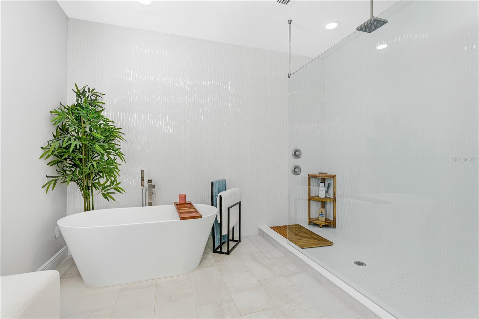 1735 LAKE VERONA CIR, BRADENTON, FL, 34211