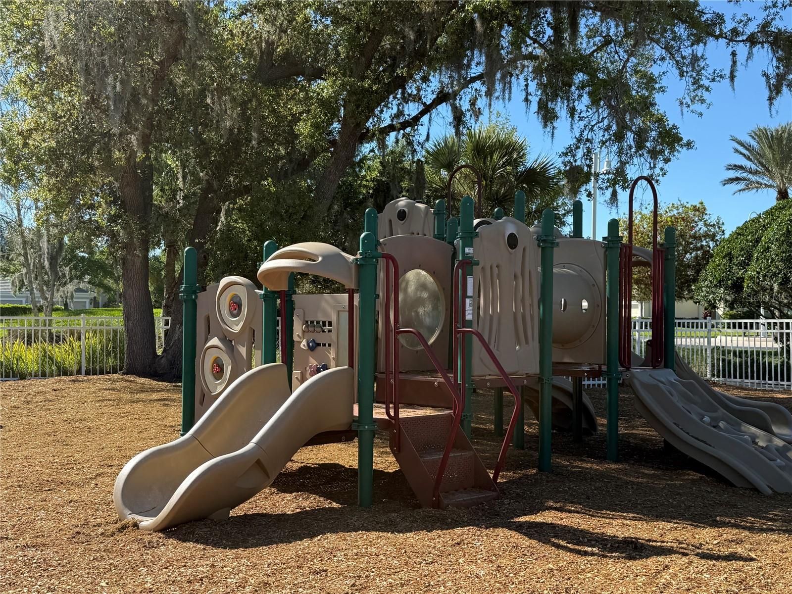 1735 LAKE VERONA CIR, BRADENTON, FL, 34211