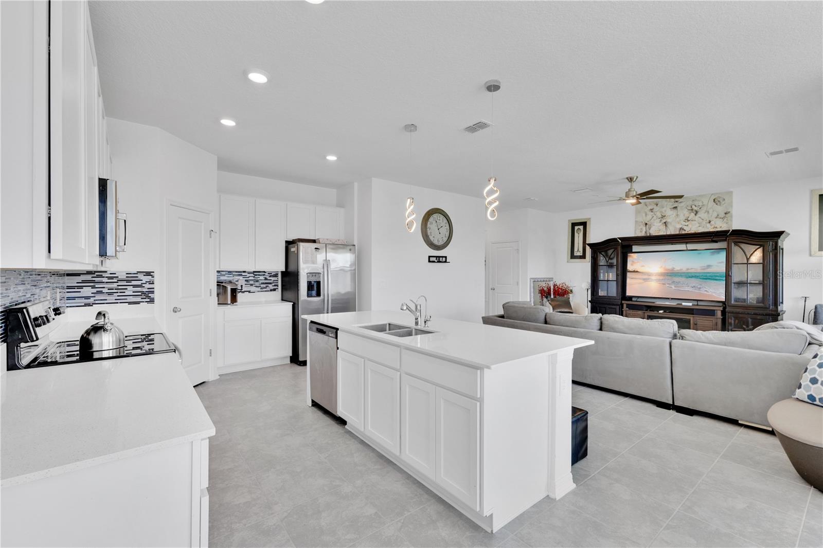4212 PEBBLES THROW DR, KISSIMMEE, FL, 34746