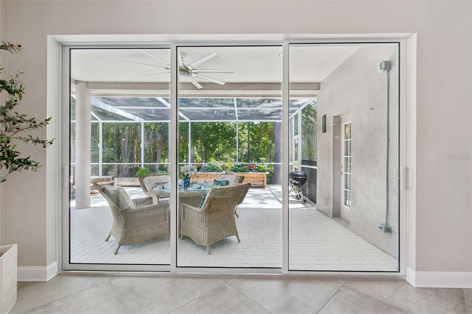 10423 GREENHEDGES DR, TAMPA, FL, 33626