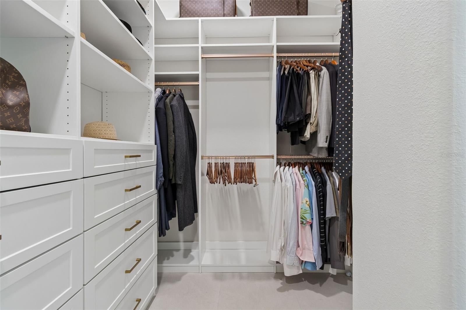 10423 GREENHEDGES DR, TAMPA, FL, 33626