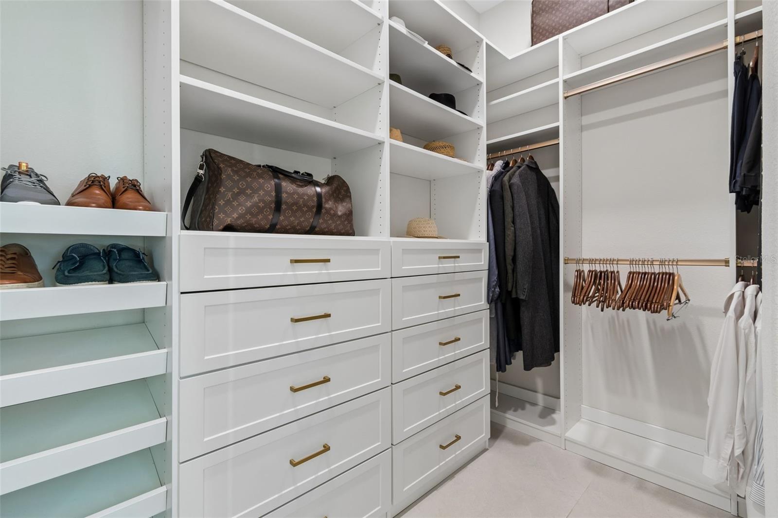 10423 GREENHEDGES DR, TAMPA, FL, 33626