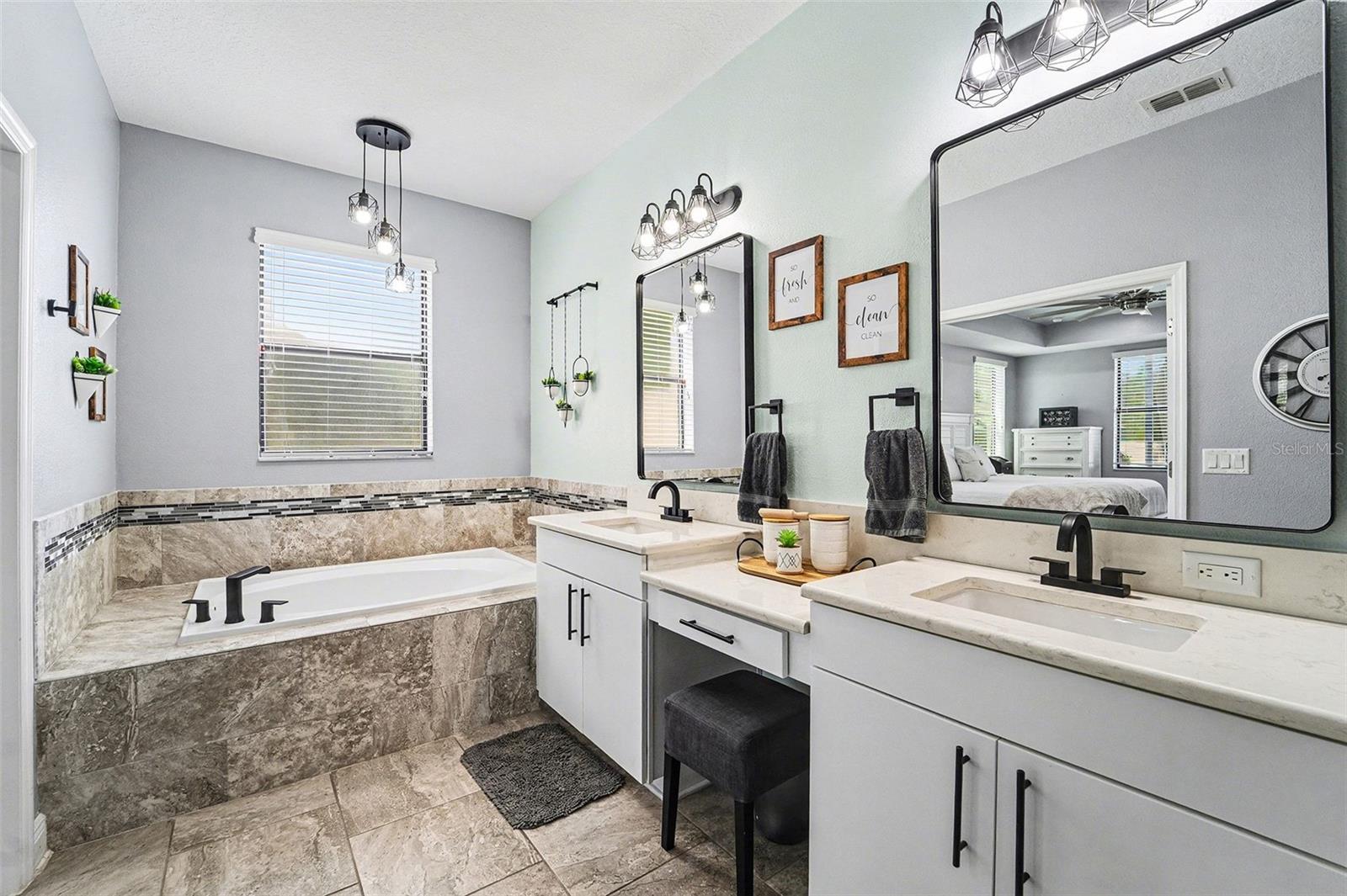 21827 SOUTHERN CHARM DR, LAND O LAKES, FL, 34637