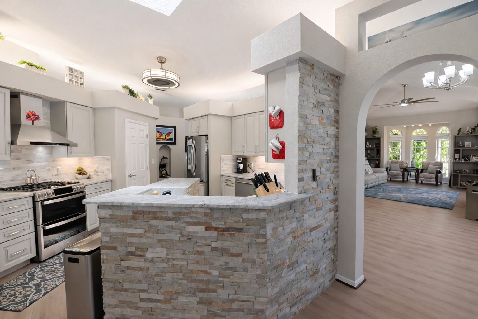 2 LONG MEADOW RD, ROTONDA WEST, FL, 33947