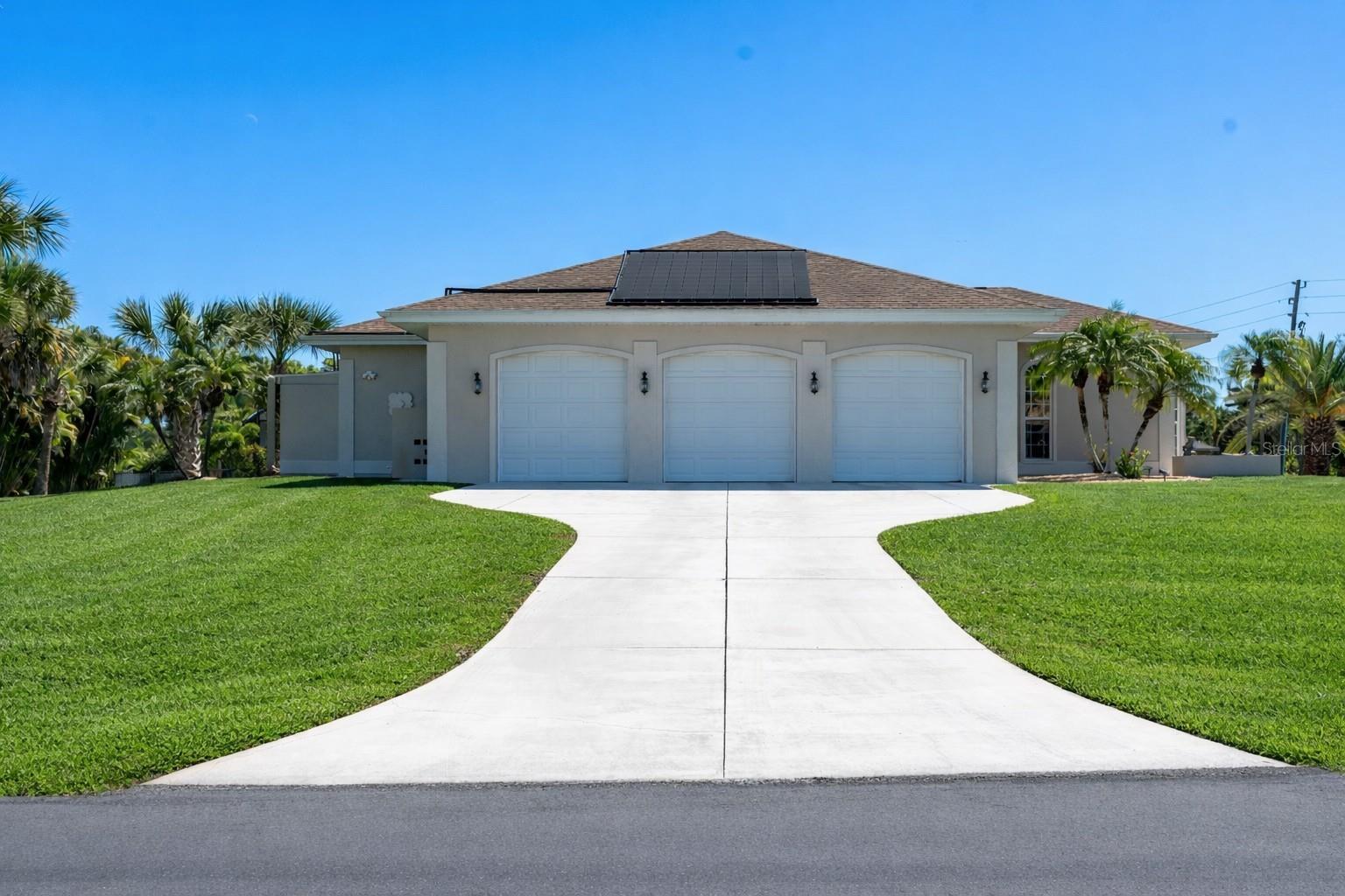 2 LONG MEADOW RD, ROTONDA WEST, FL, 33947