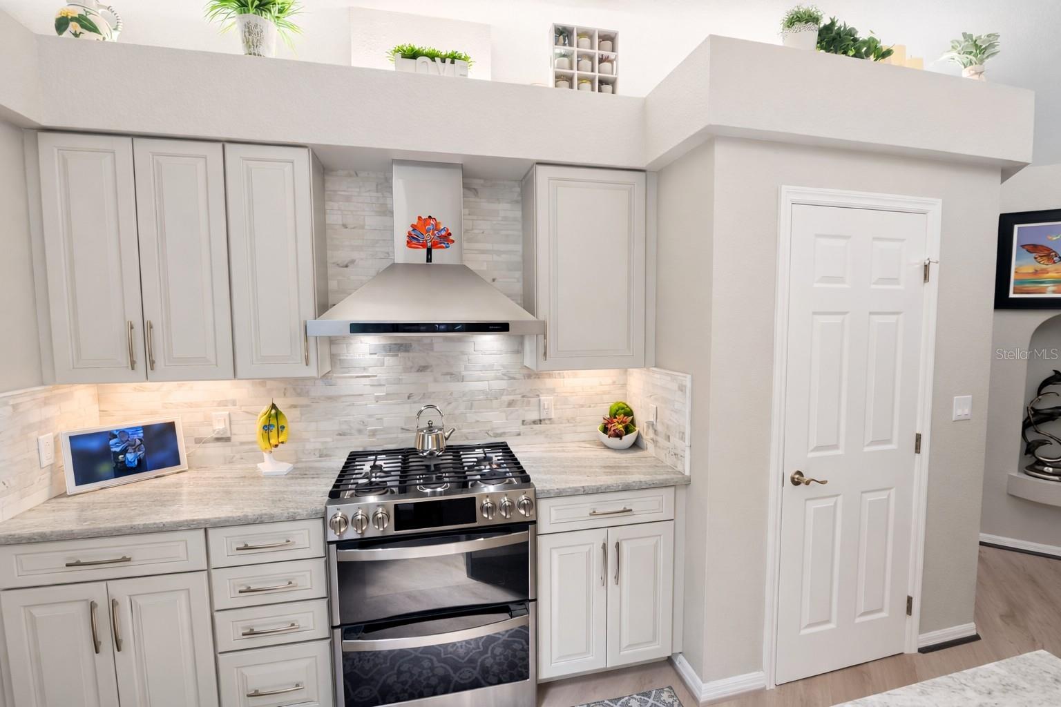 2 LONG MEADOW RD, ROTONDA WEST, FL, 33947