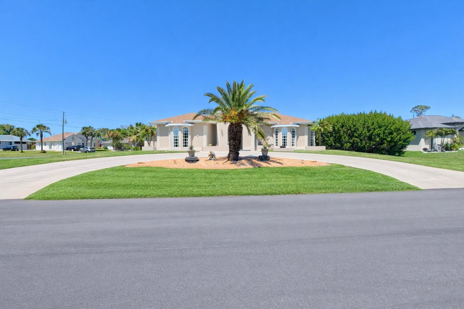 2 LONG MEADOW RD, ROTONDA WEST, FL, 33947