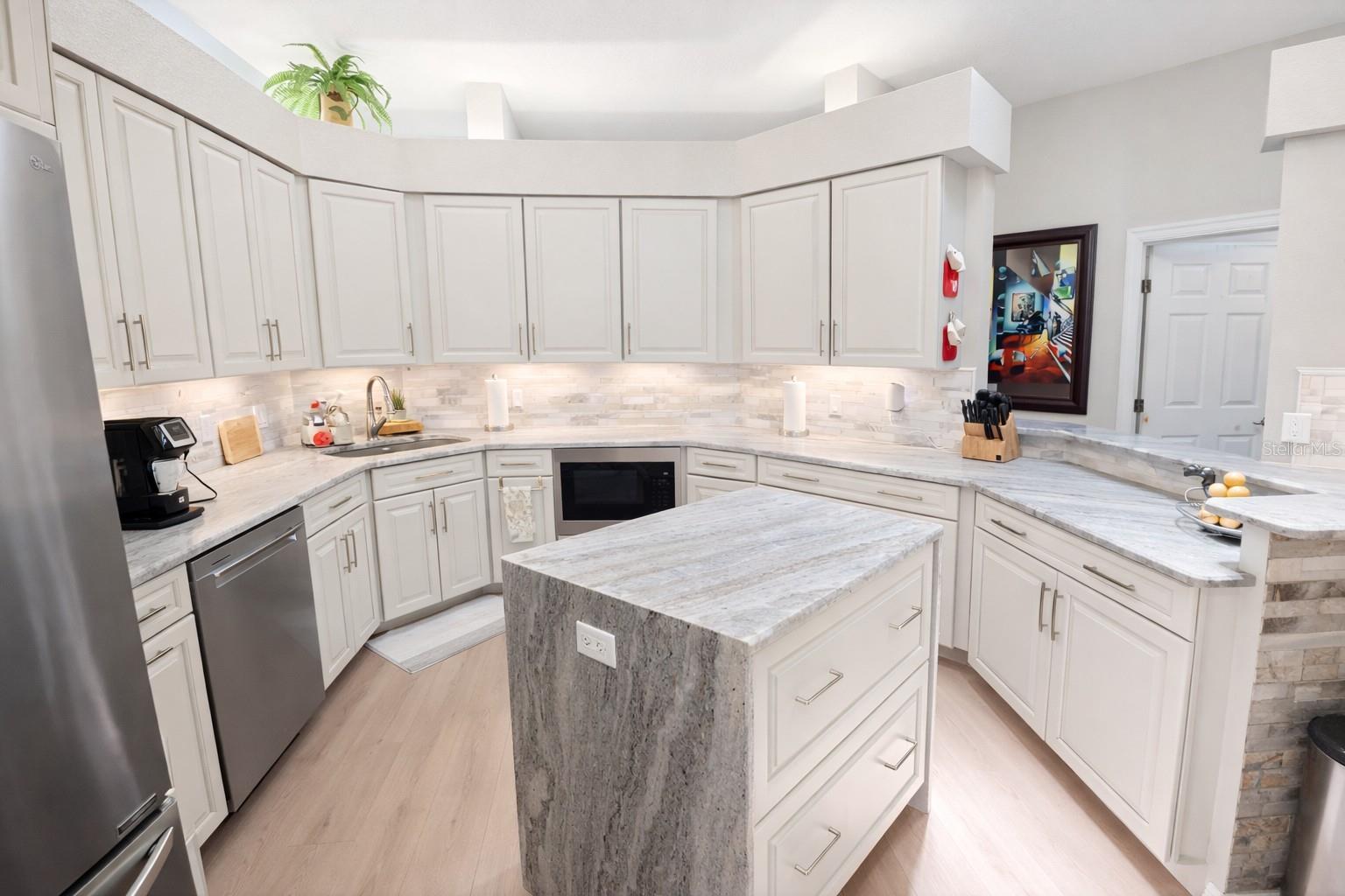 2 LONG MEADOW RD, ROTONDA WEST, FL, 33947