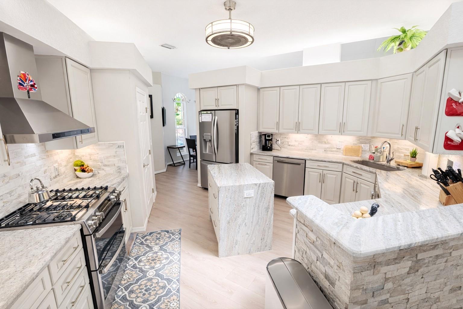 2 LONG MEADOW RD, ROTONDA WEST, FL, 33947