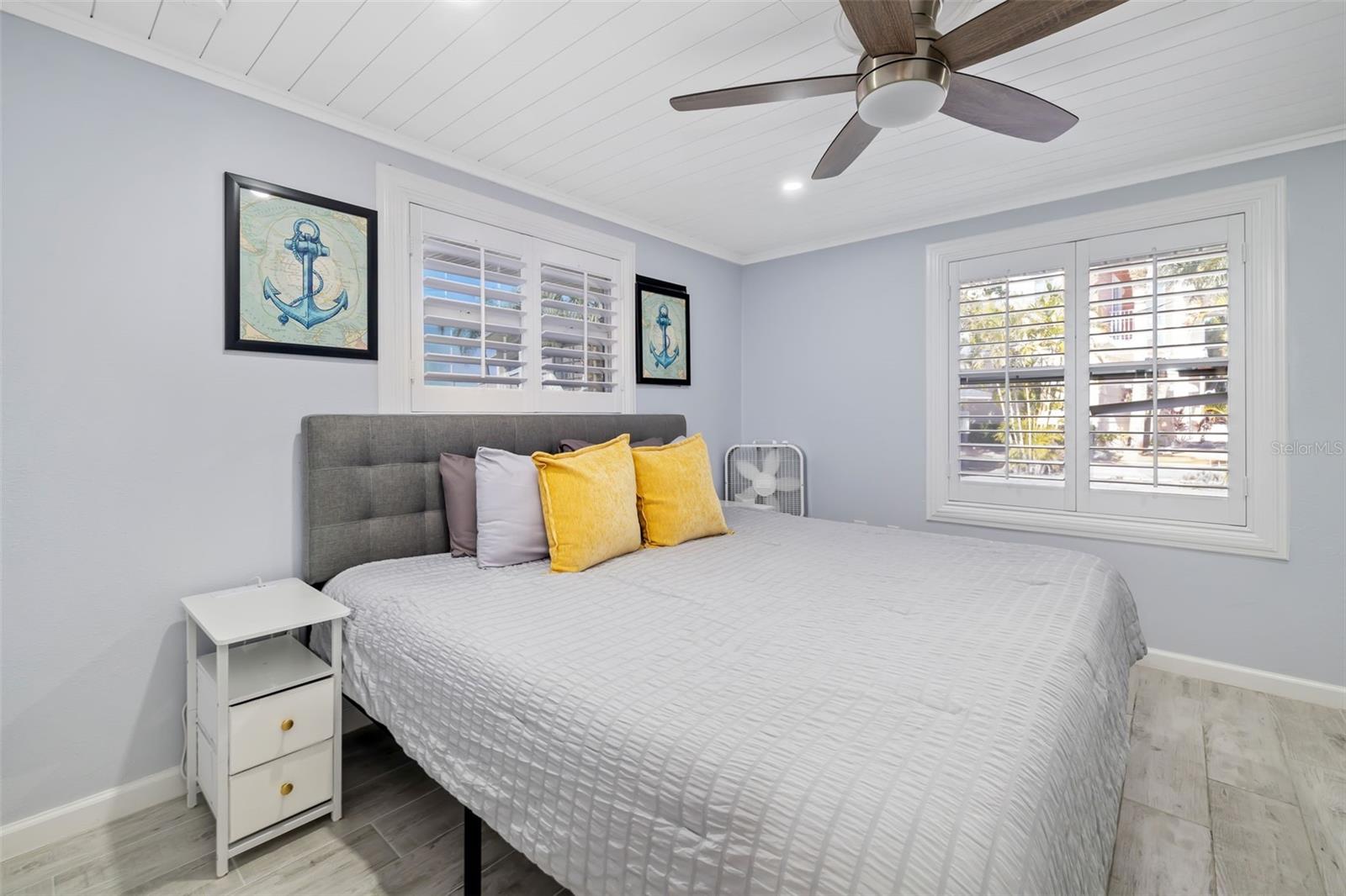 9022 MIDNIGHT PASS RD, SARASOTA, FL, 34242