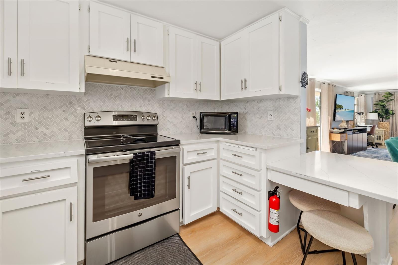 9022 MIDNIGHT PASS RD, SARASOTA, FL, 34242