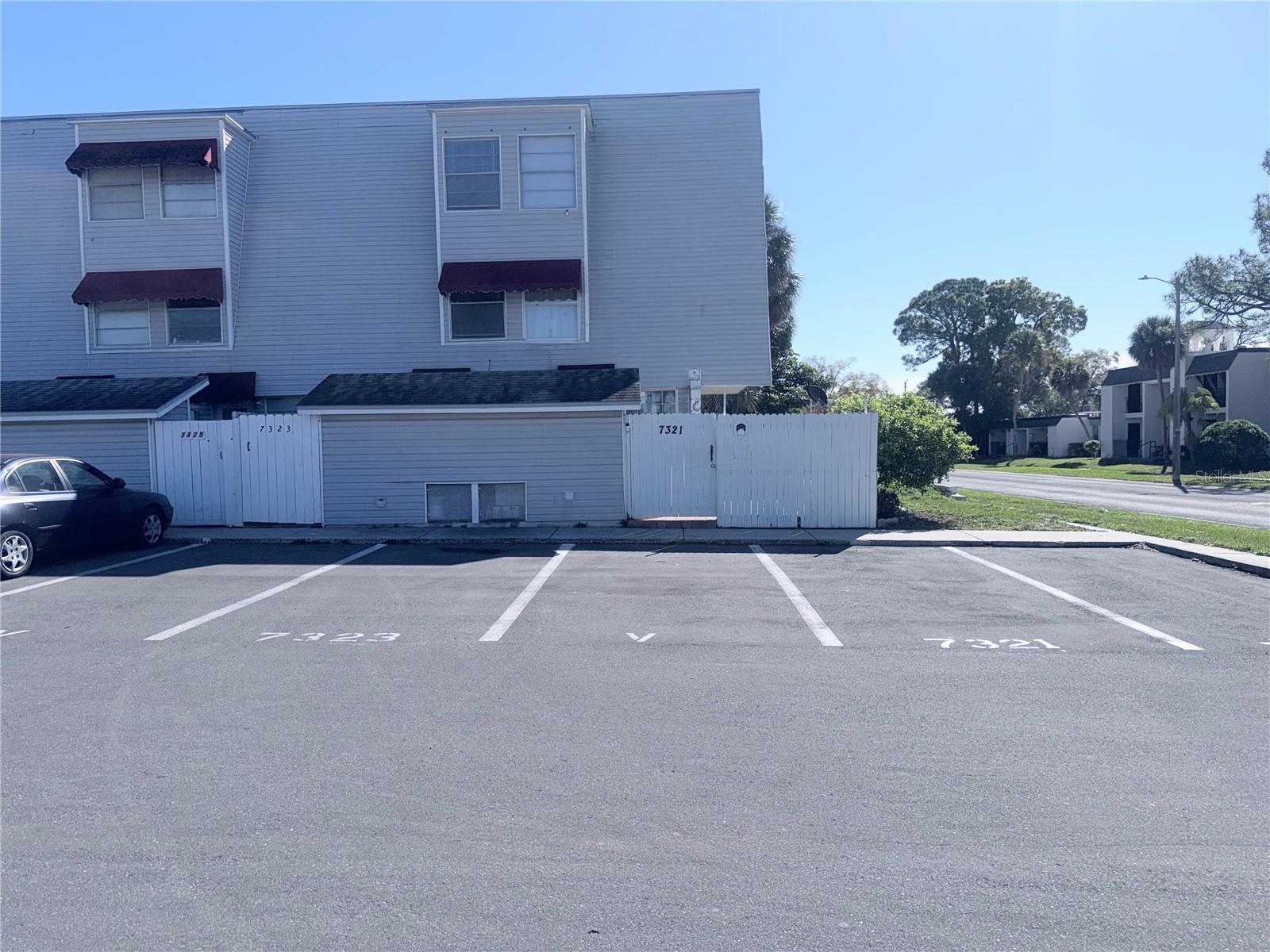 7321 JACKSON SPRINGS RD, TAMPA, FL, 33634