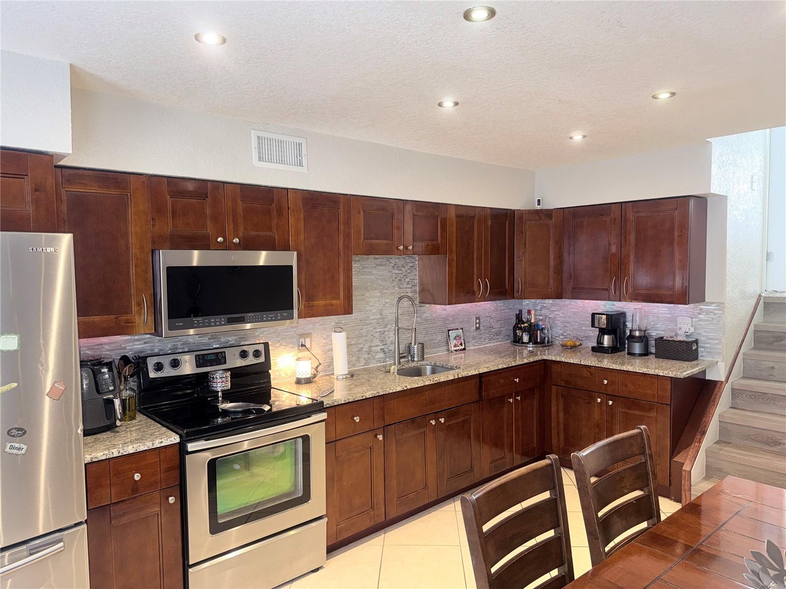 7321 JACKSON SPRINGS RD, TAMPA, FL, 33634