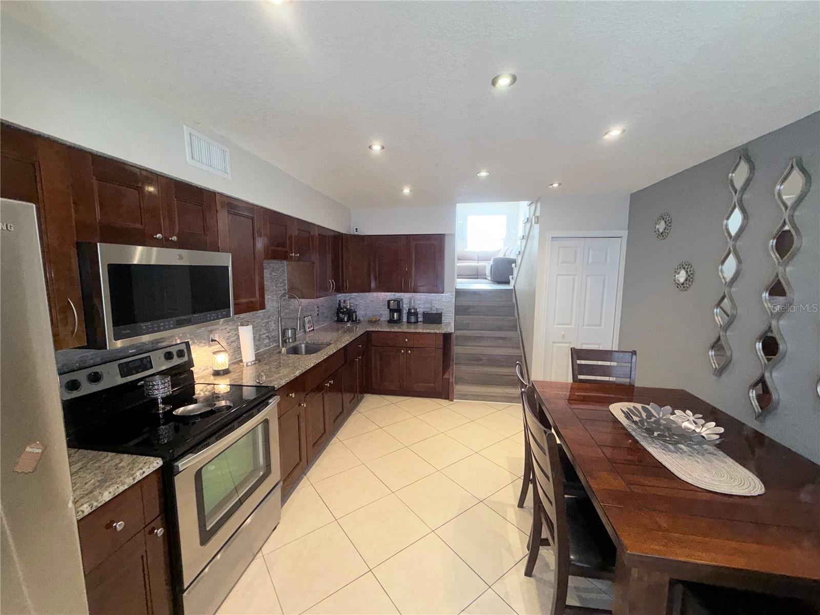 7321 JACKSON SPRINGS RD, TAMPA, FL, 33634