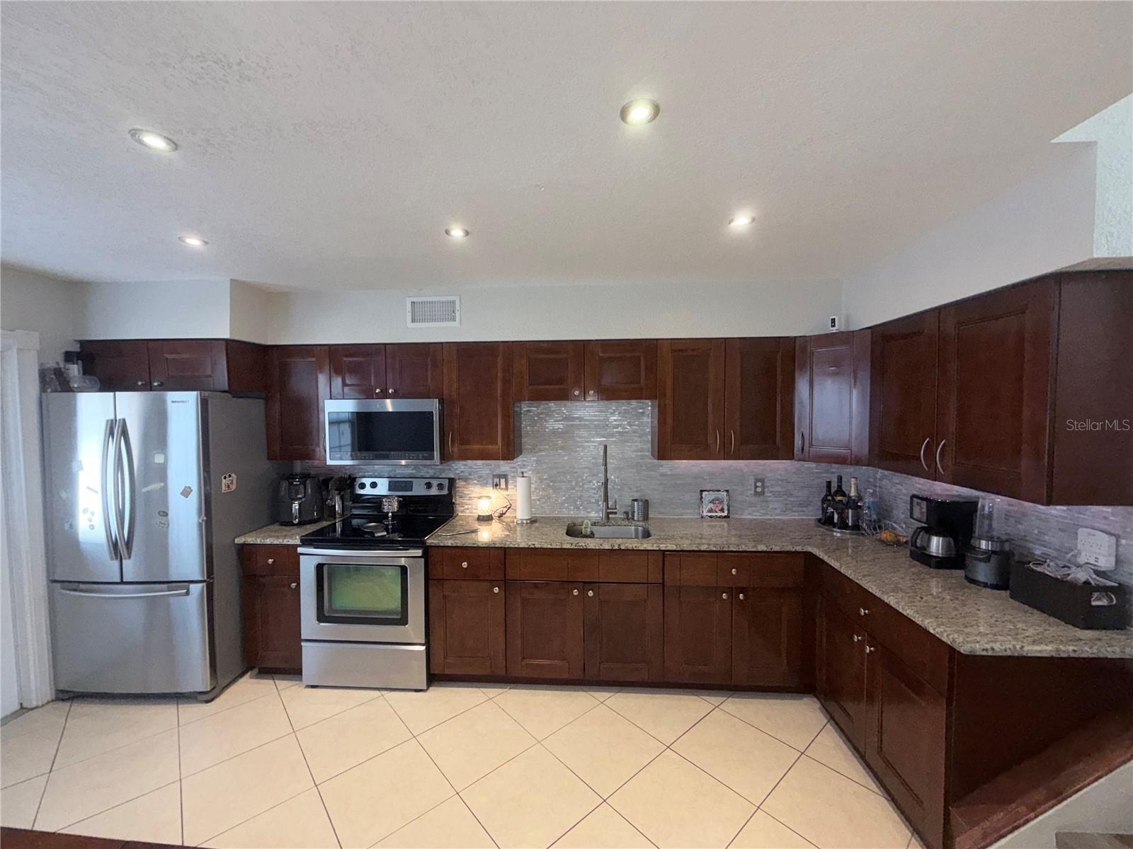 7321 JACKSON SPRINGS RD, TAMPA, FL, 33634