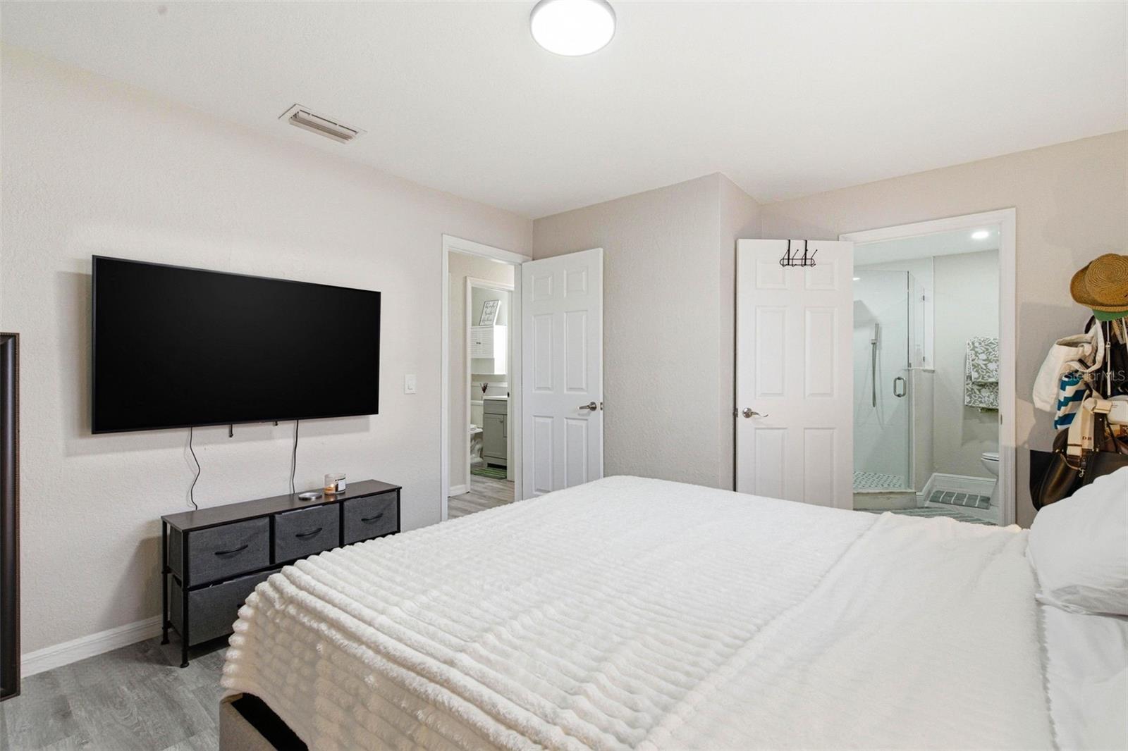 6401 N HALE AVE, TAMPA, FL, 33614