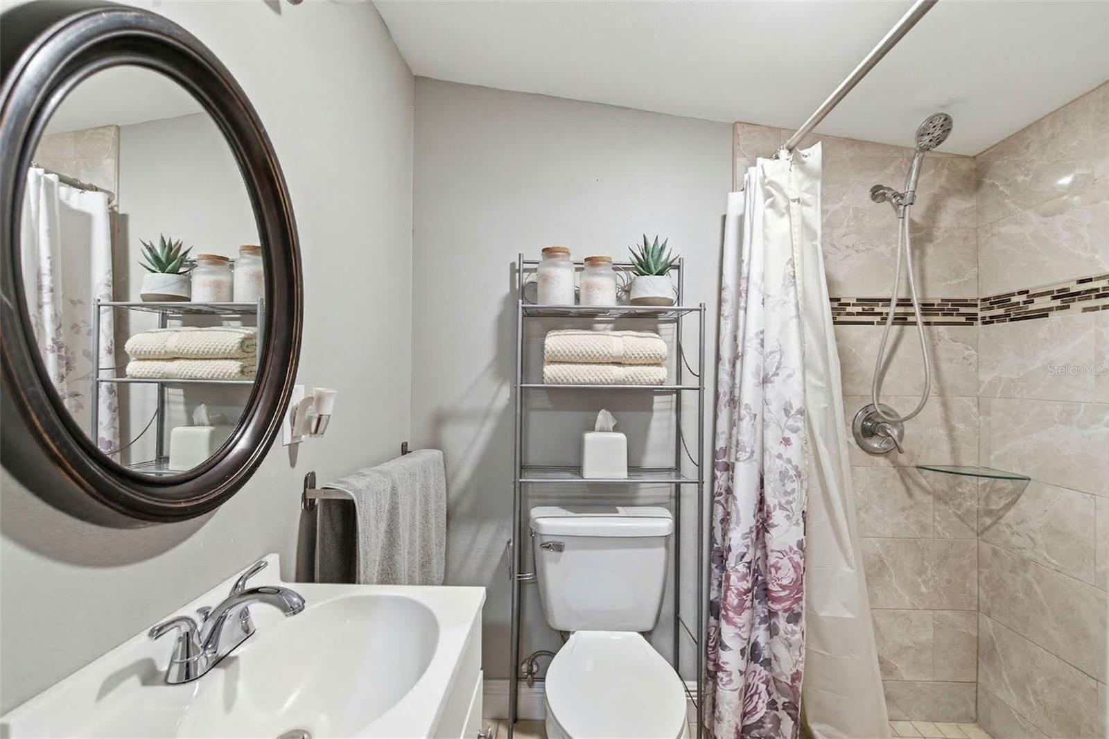 6401 N HALE AVE, TAMPA, FL, 33614