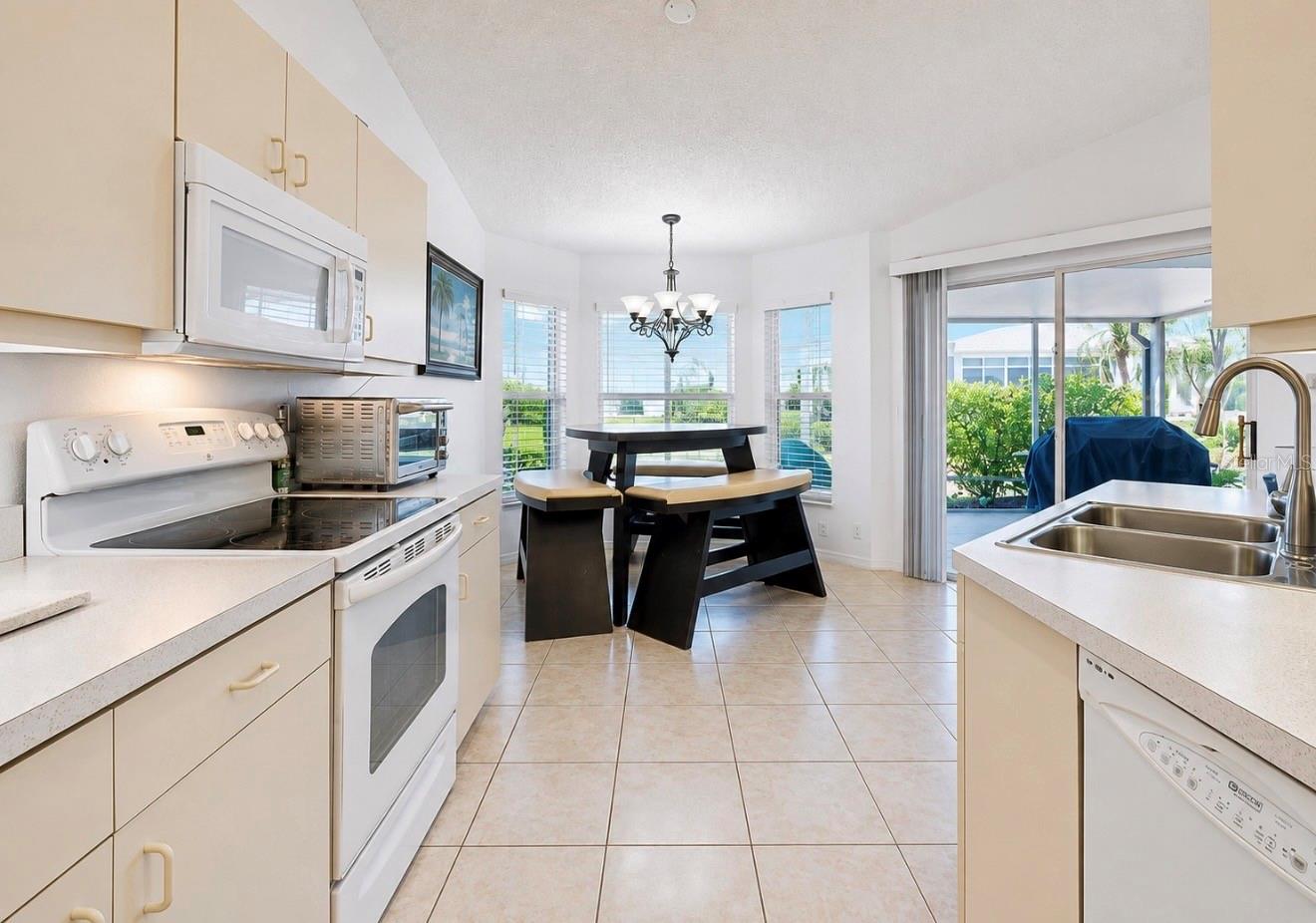 2240 W DEL WEBB BLVD #163, SUN CITY CENTER, FL, 33573