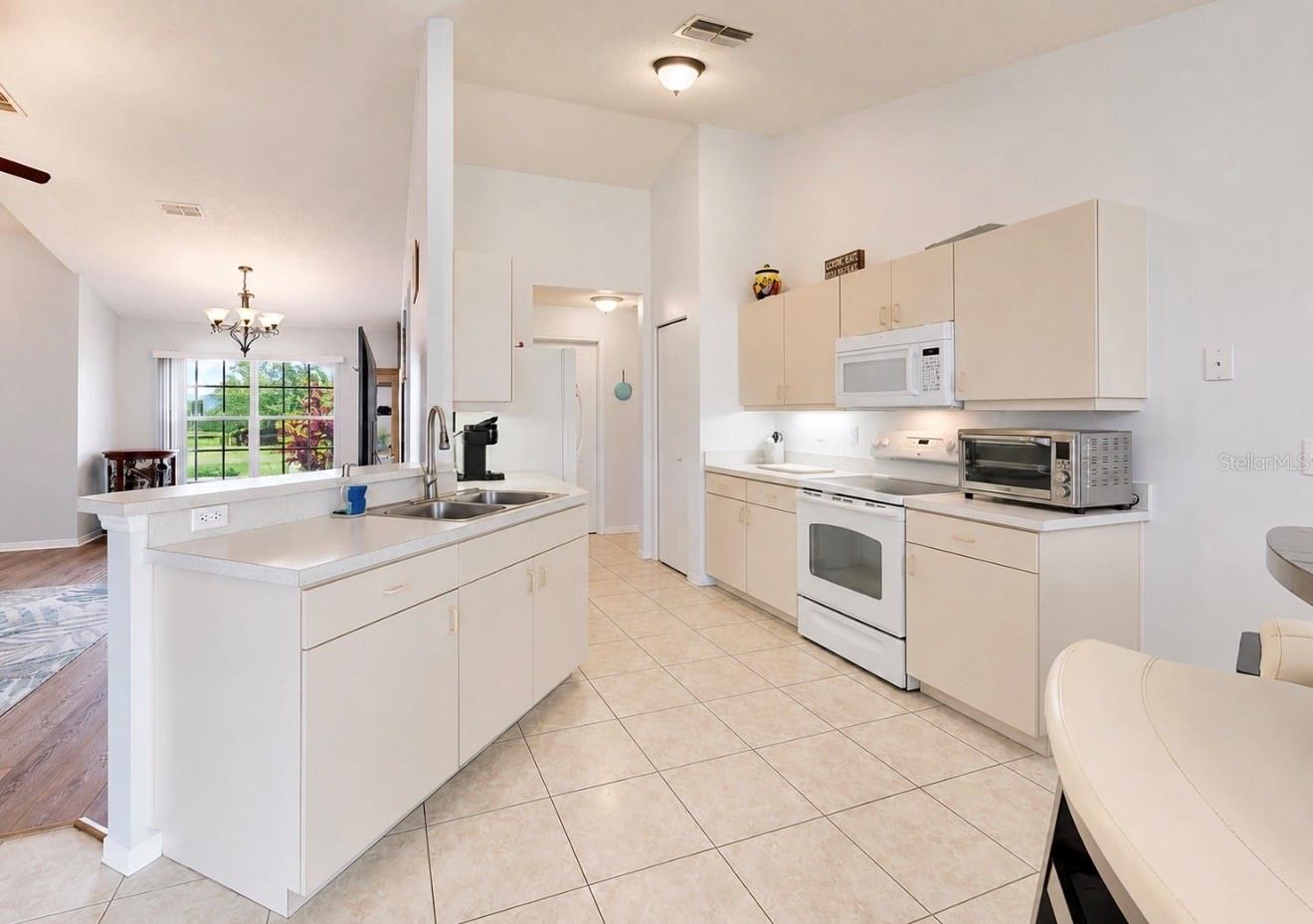 2240 W DEL WEBB BLVD #163, SUN CITY CENTER, FL, 33573