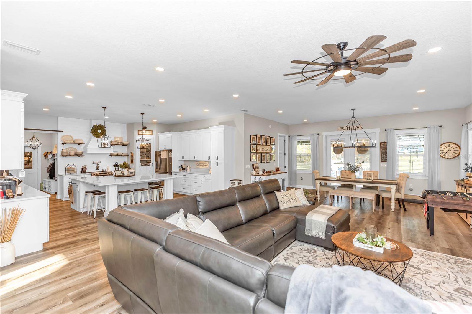 171 RIVER OAKS DR, OSTEEN, FL, 32764