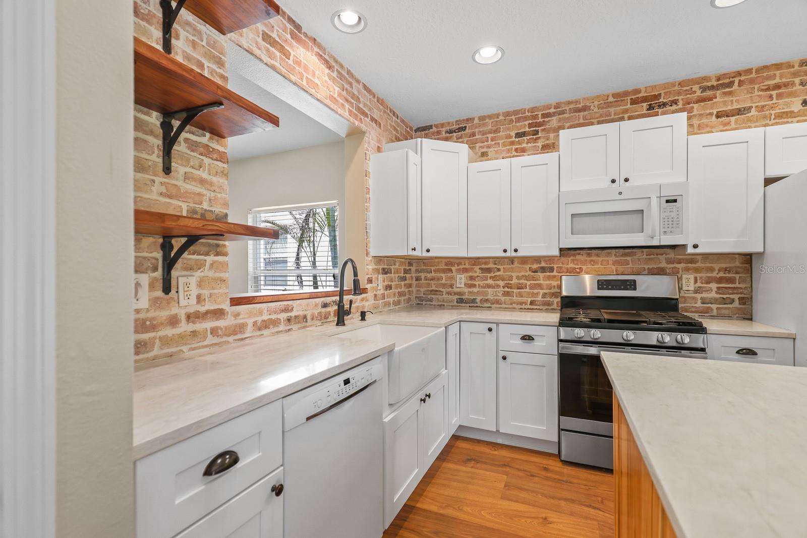 6122 GANNETDALE DR, LITHIA, FL, 33547