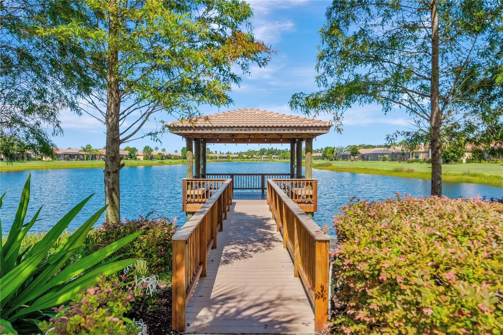320 BLUEWATER FALLS CT, APOLLO BEACH, FL, 33572