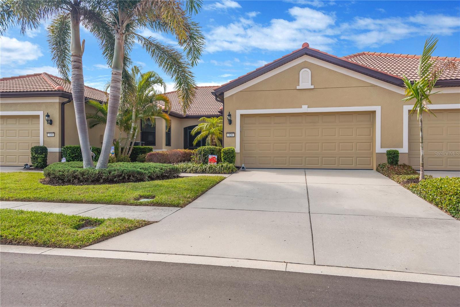 320 BLUEWATER FALLS CT, APOLLO BEACH, FL, 33572