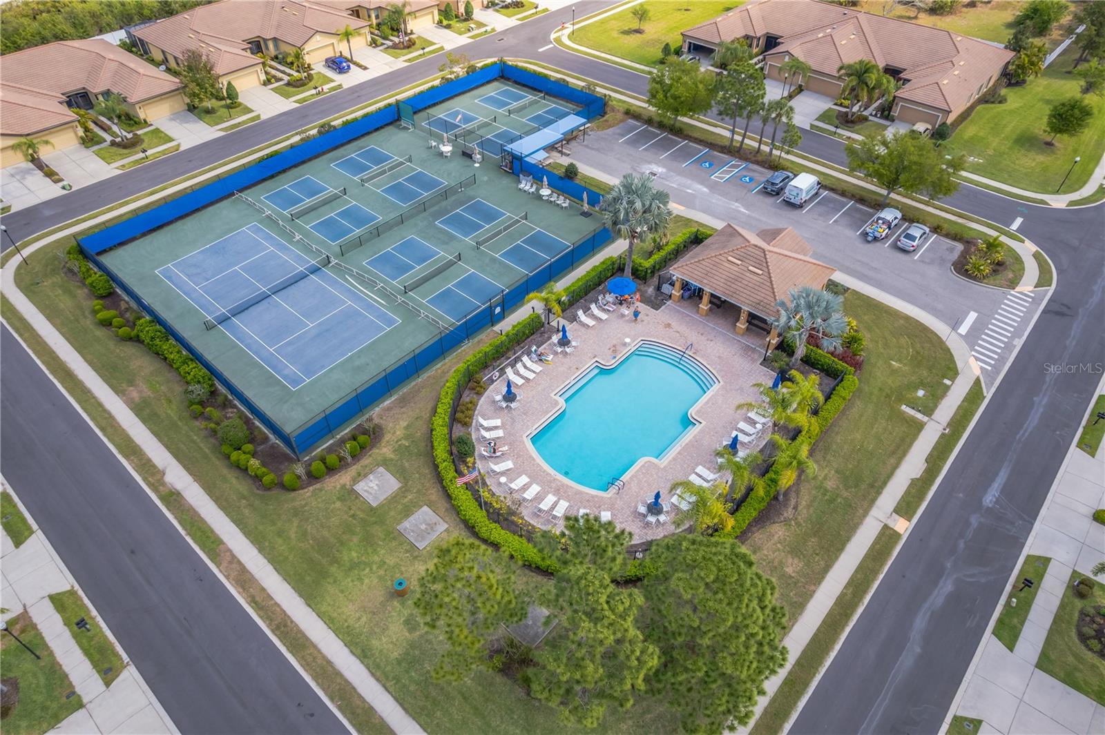320 BLUEWATER FALLS CT, APOLLO BEACH, FL, 33572