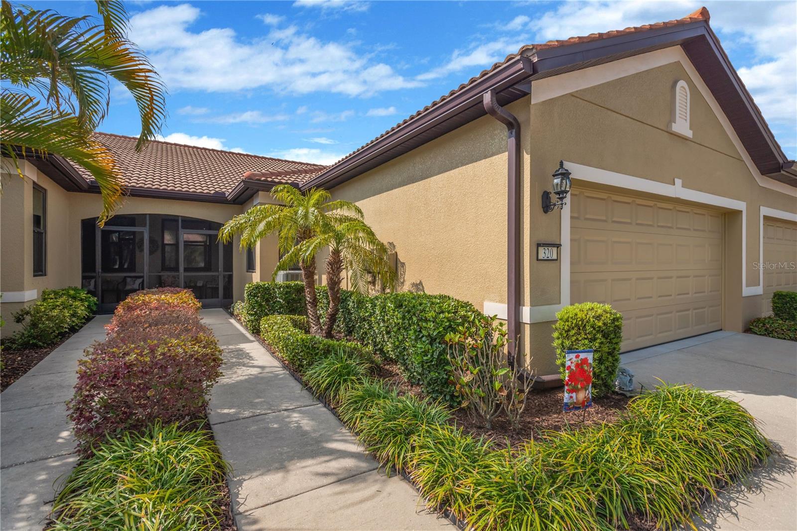 320 BLUEWATER FALLS CT, APOLLO BEACH, FL, 33572