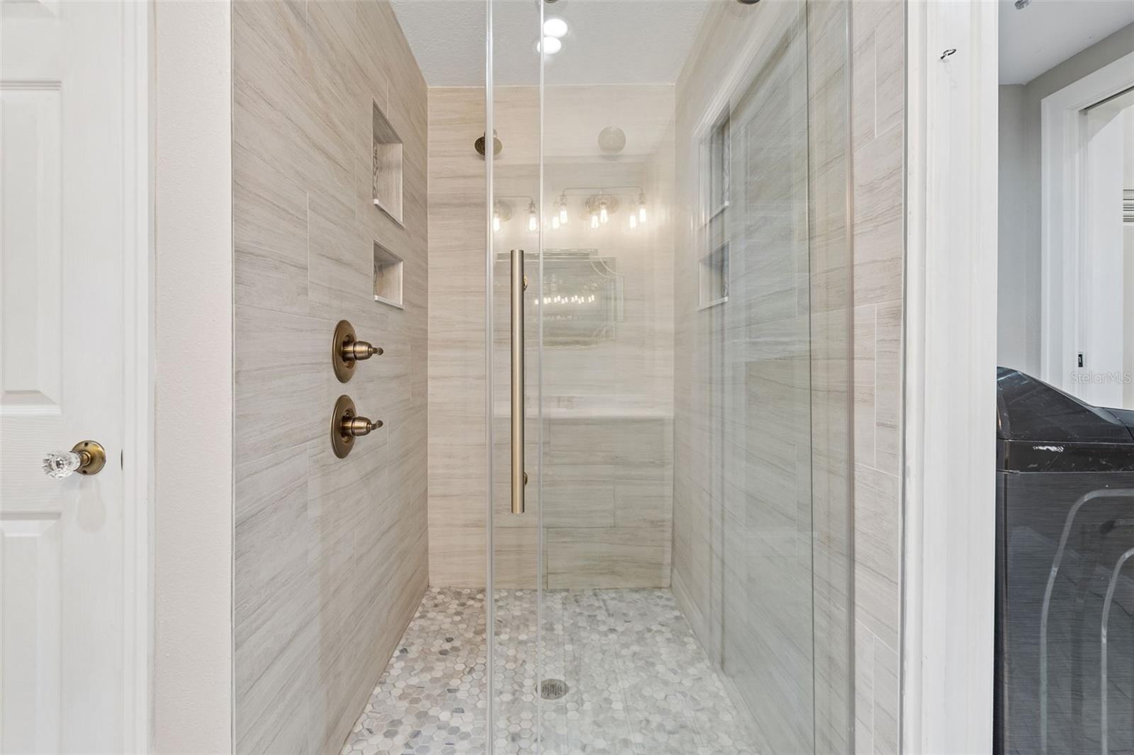 310 E PARIS ST, TAMPA, FL, 33604