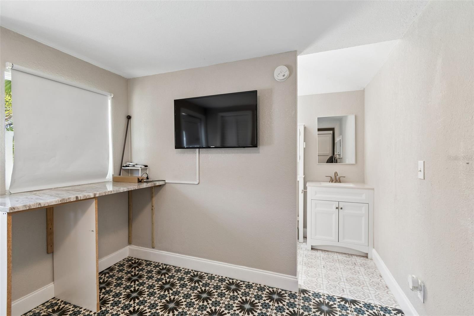 310 E PARIS ST, TAMPA, FL, 33604